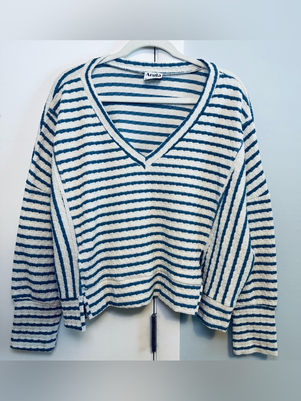 Arula Women's Cream and Blue Striped V-Neck Sweater